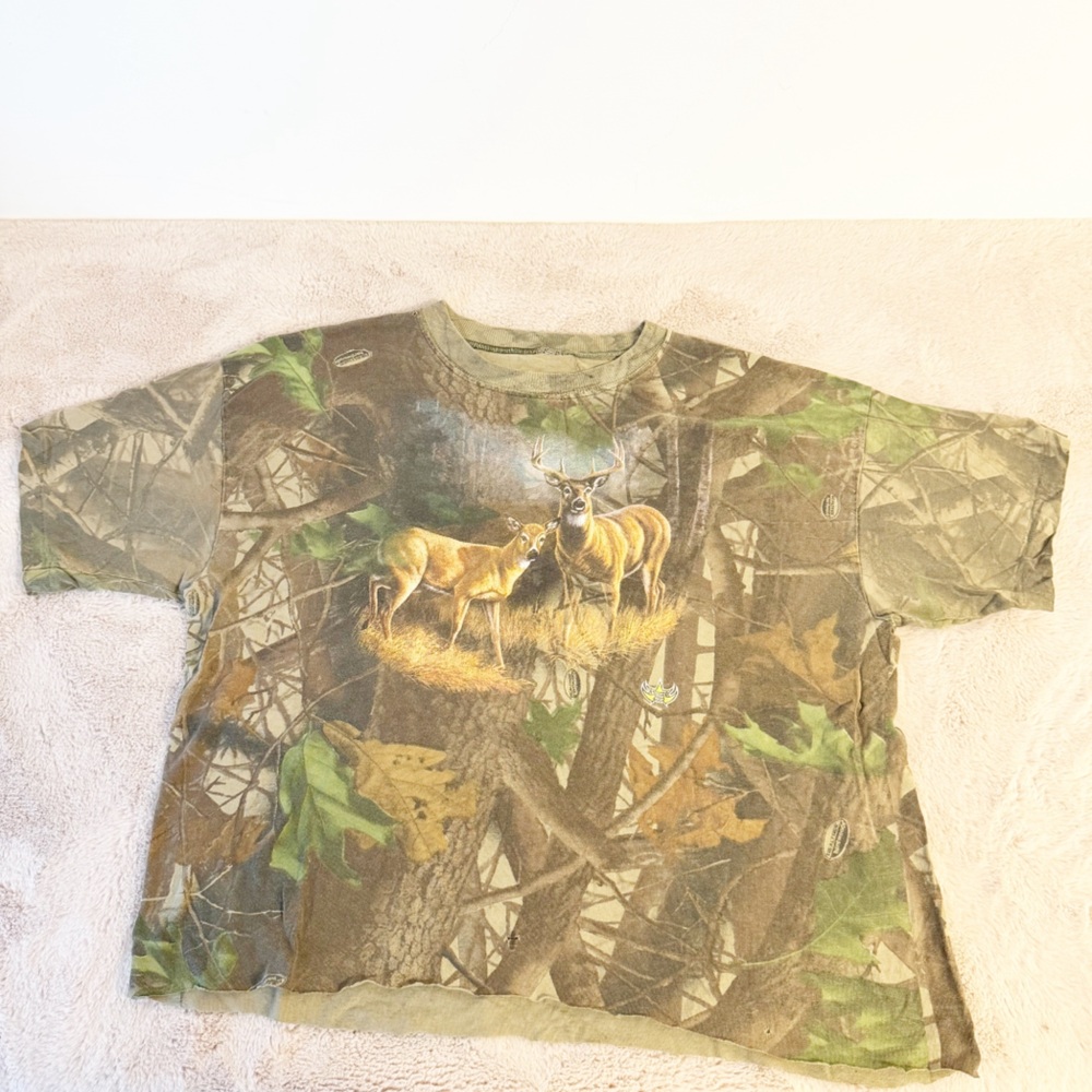 VINTAGE Camouflage Deer T-Shirt Real Tree Johnny’s Green Size Large